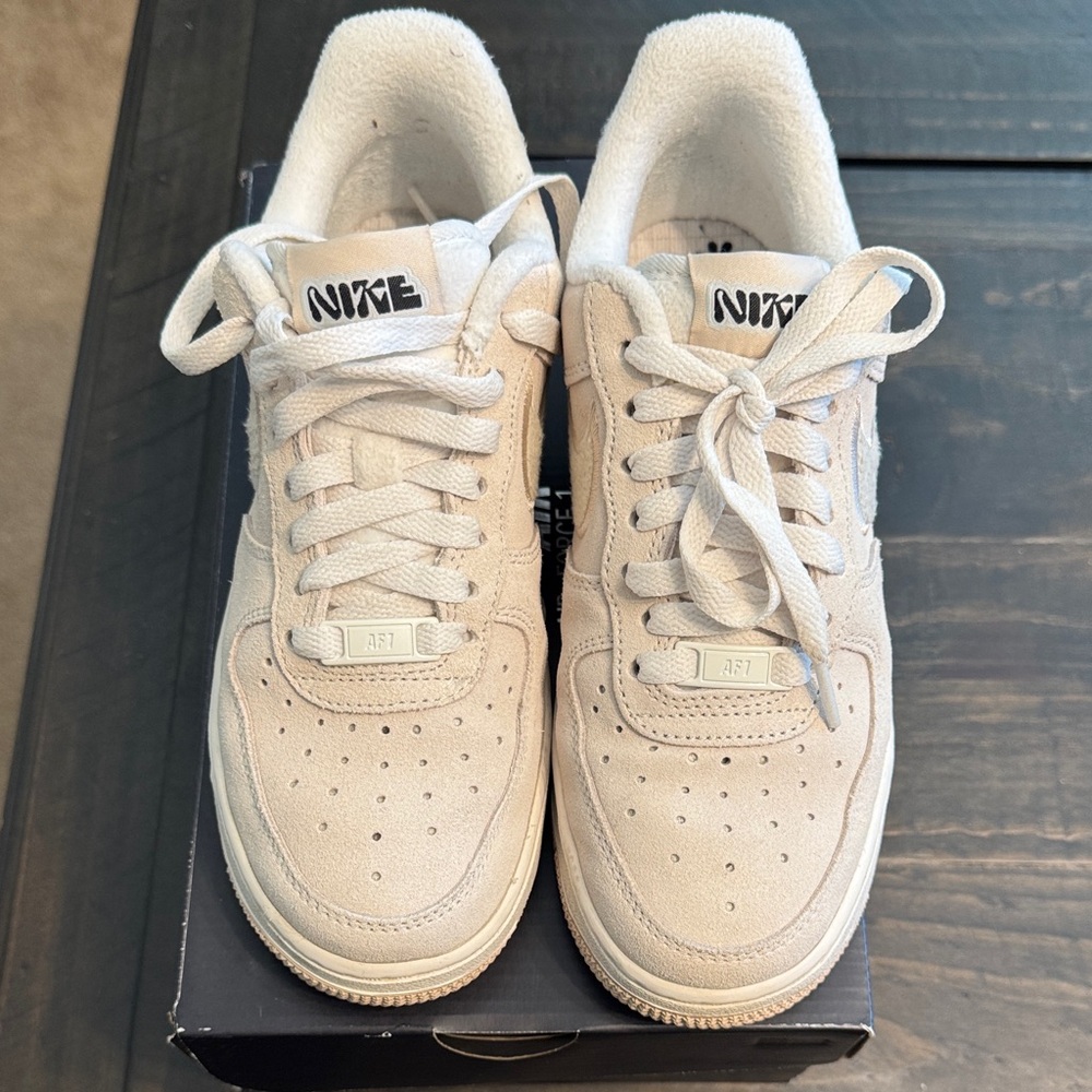 Nike Women's Beige Sneakers